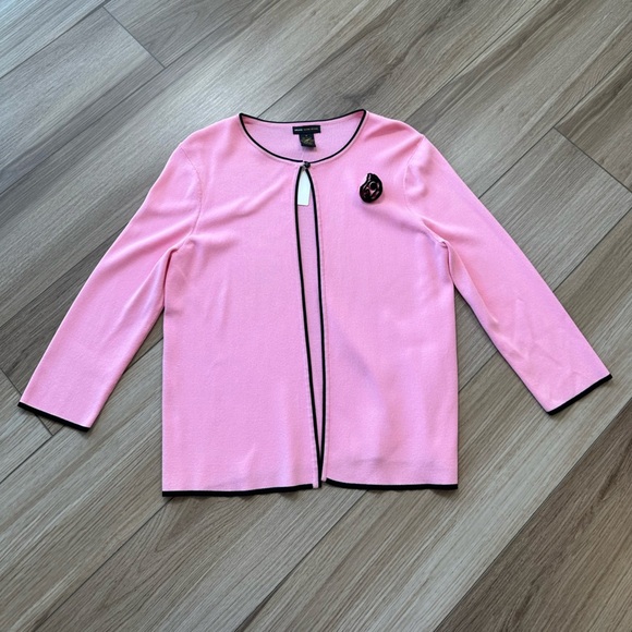 💕Vintage Pink with Black Trim Coquette Floral Detail Cardigan💕 - Picture 2 of 6